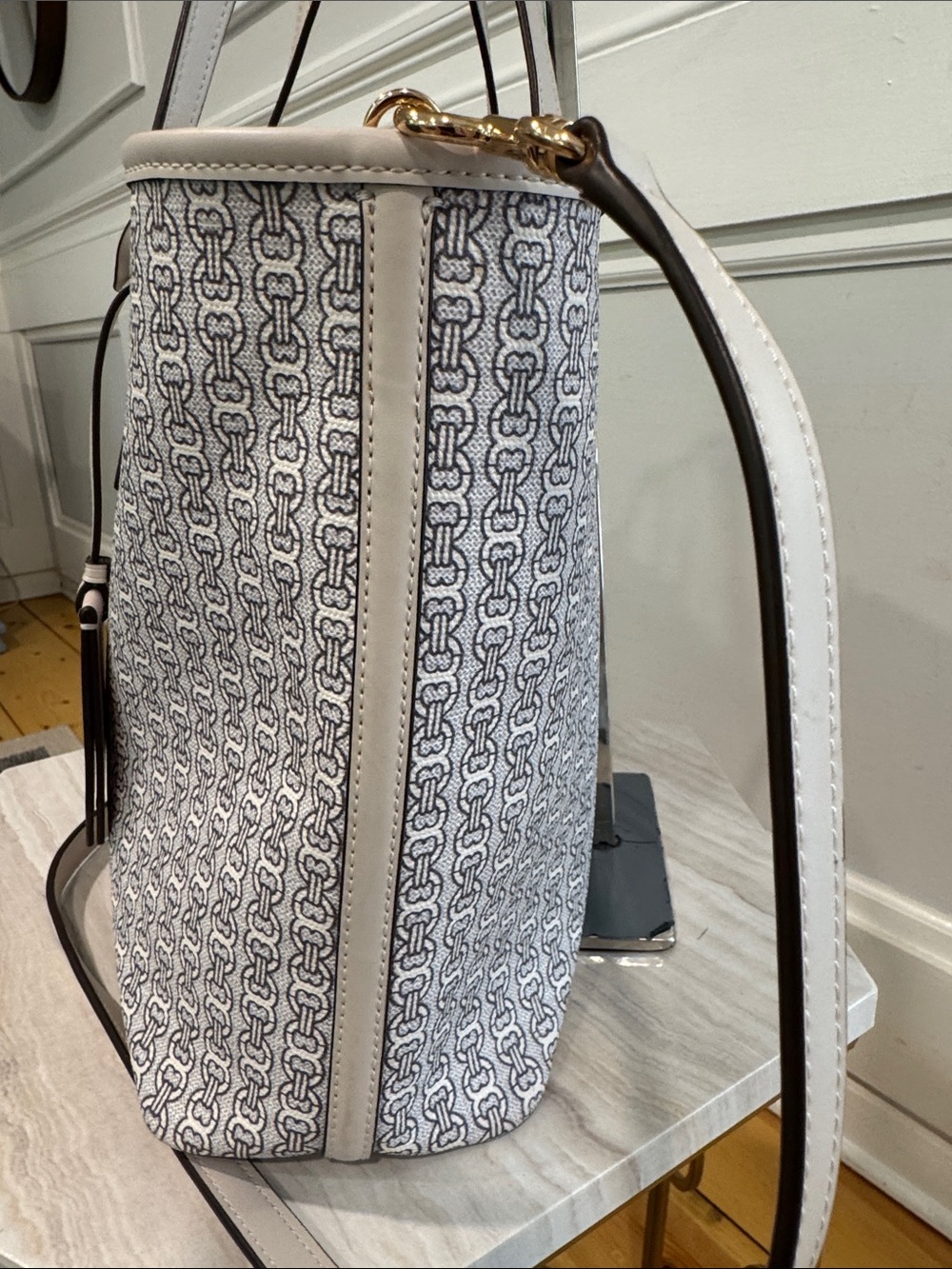 Tory Burch Bag Gemini Link Light Gray and Cream Satchel Tote - Picture 7 of 17